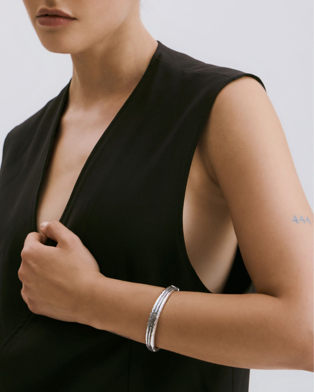 Progetto senza titolo - 1 Sfirilaton Hammered Silver Bracelet - Image 1